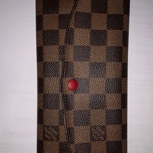 Louis Vuitton emilie wallet